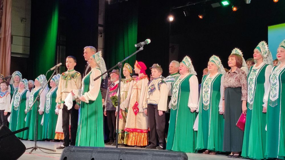 На сцене дворца прошёл юбилейный вечер Заслуженного работника культуры РФ Якова Герта